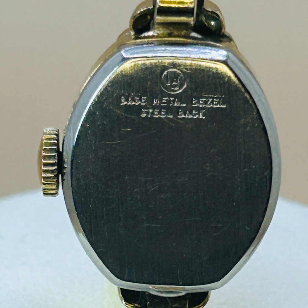 Vintage Elgin Gold Tone Oval Analog Wristwatch,No Band, Not Working - Picture 4 of 4